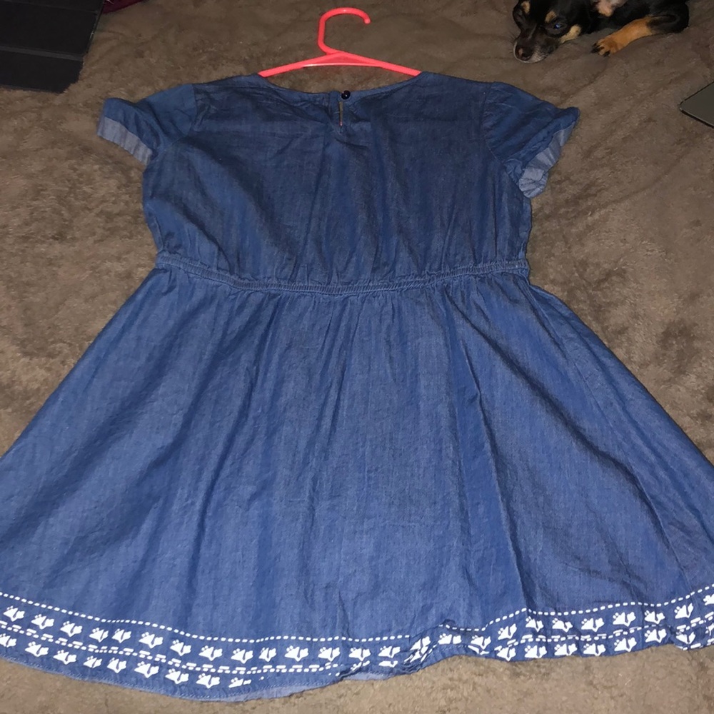 Dress - Picture 2 of 3